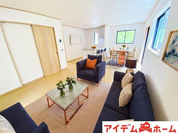 ※家具設置イメージです　 南側から明るい日差しをたっぷり取り込めるリビングです♪