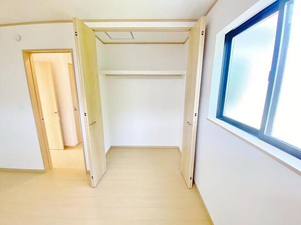 各居室にはたっぷりと収納できるクローゼットを設置していますお部屋をスッキリと広々使えます♪