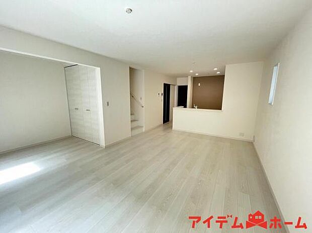 休日、平日問わずお気軽にお問合せくださいませ。