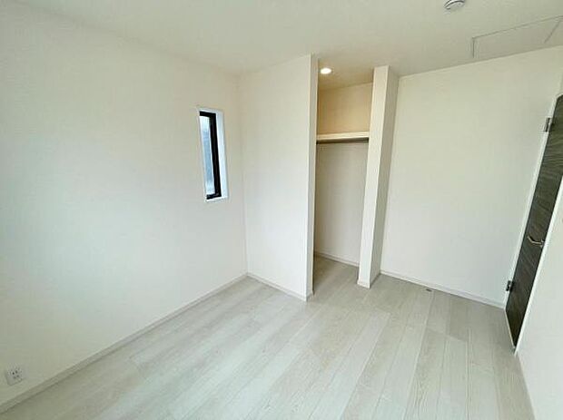 休日、平日問わずお気軽にお問合せくださいませ。