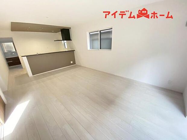 内観写真 平日・土日問わずご案内致します!お気軽にお問合わせ下さい♪