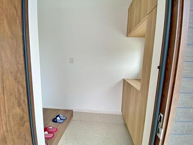 4号棟 休日、平日問わずお気軽にお問合せくださいませ。