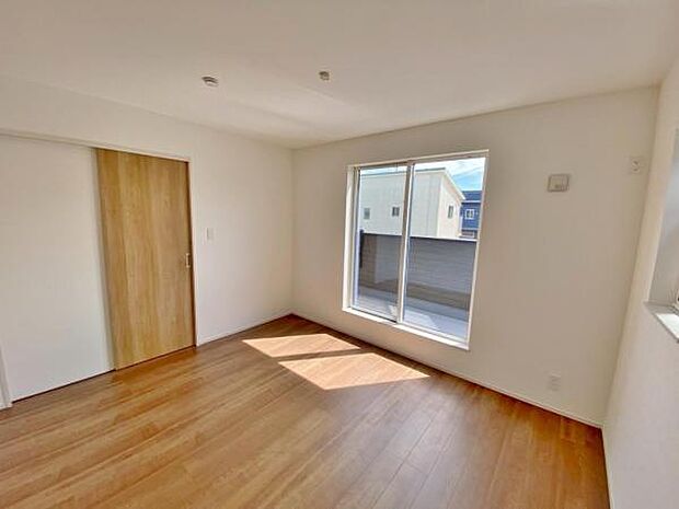 4号棟 休日、平日問わずお気軽にお問合せくださいませ。