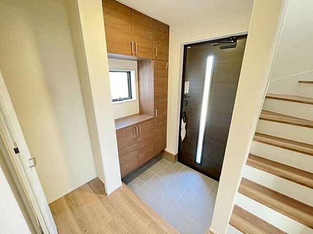 内観写真 休日、平日問わずお気軽にお問合せくださいませ。