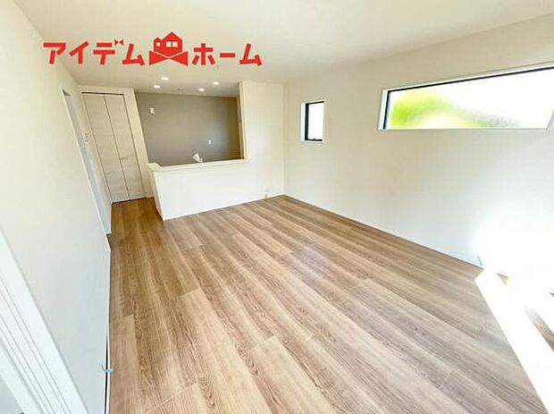 内観写真 休日、平日問わずお気軽にお問合せくださいませ。