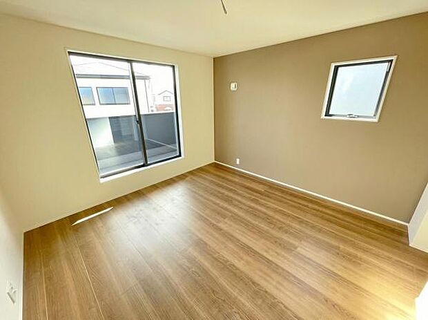 内観写真 休日、平日問わずお気軽にお問合せくださいませ。