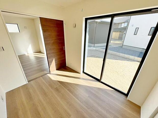 内観写真 休日、平日問わずお気軽にお問合せくださいませ。