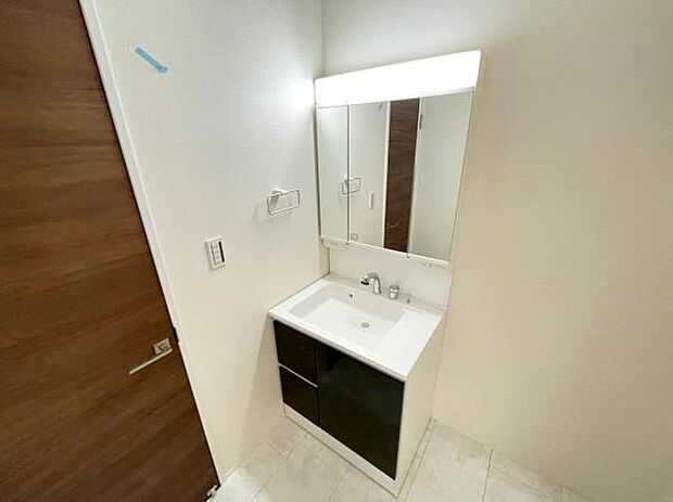 内観写真 休日、平日問わずお気軽にお問合せくださいませ。