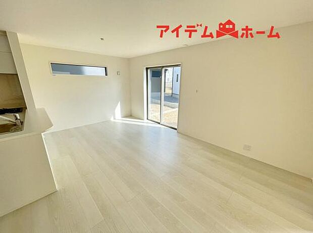 内観写真 休日、平日問わずお気軽にお問合せくださいませ。