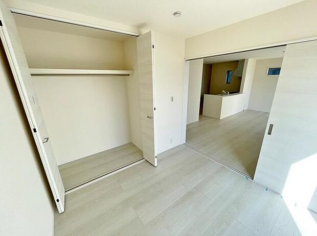 内観写真 休日、平日問わずお気軽にお問合せくださいませ。