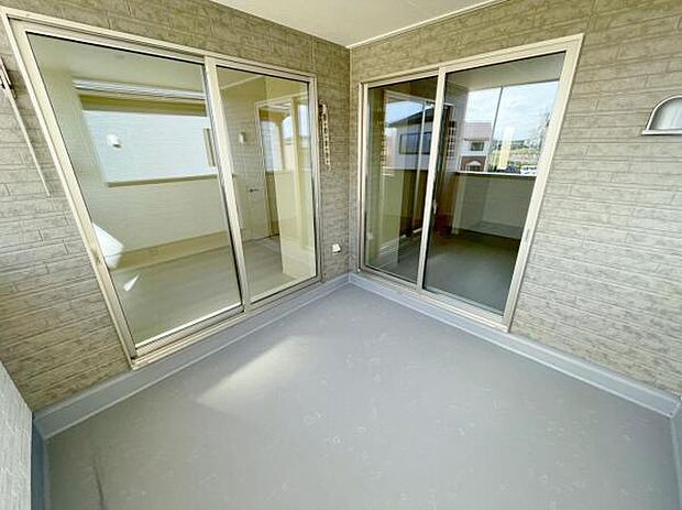 内観写真 休日、平日問わずお気軽にお問合せくださいませ。