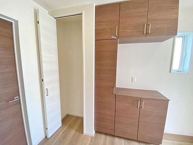 6号棟 休日、平日問わずお気軽にお問合せくださいませ。