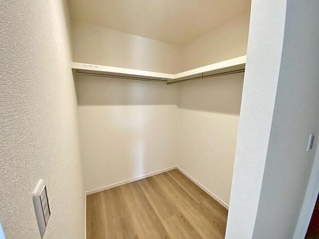 6号棟 休日、平日問わずお気軽にお問合せくださいませ。