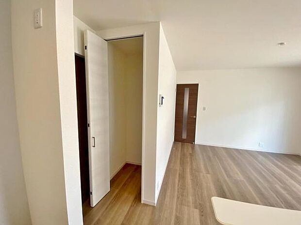 休日、平日問わずお気軽にお問合せくださいませ。