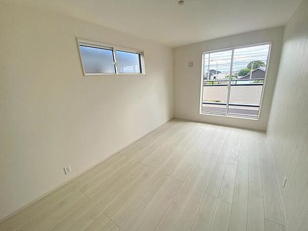 採光たっぷりの明るく心地良いお部屋です♪