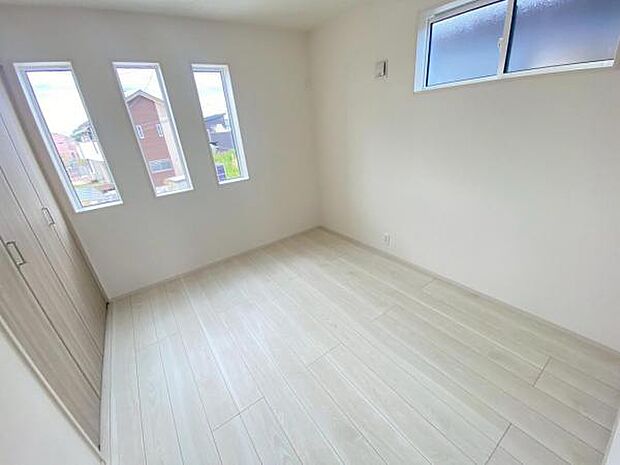 採光たっぷりの明るく心地良いお部屋です♪