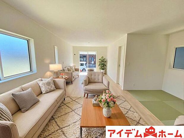 ※家具設置イメージです　 南側から明るい日差しをたっぷり取り込めるリビングです♪