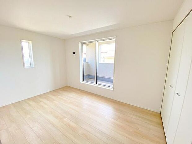 採光たっぷりの明るく心地良いお部屋です♪