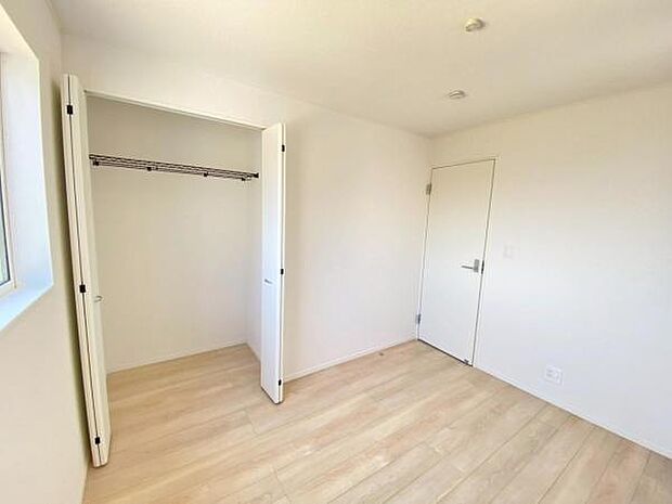 採光たっぷりの明るく心地良いお部屋です♪