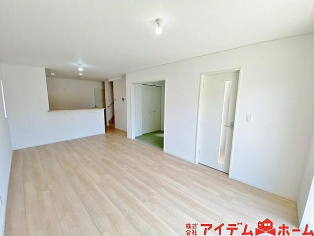 和室と続間仕様の明るいLDK♪