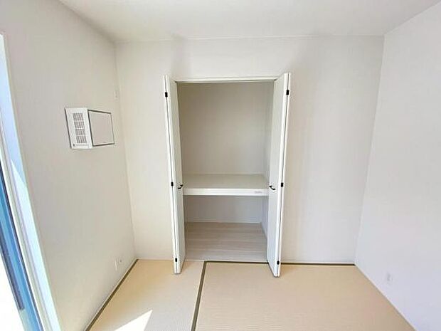 各居室にはたっぷりと収納できるクローゼットを設置していますお部屋をスッキリと広々使えます♪