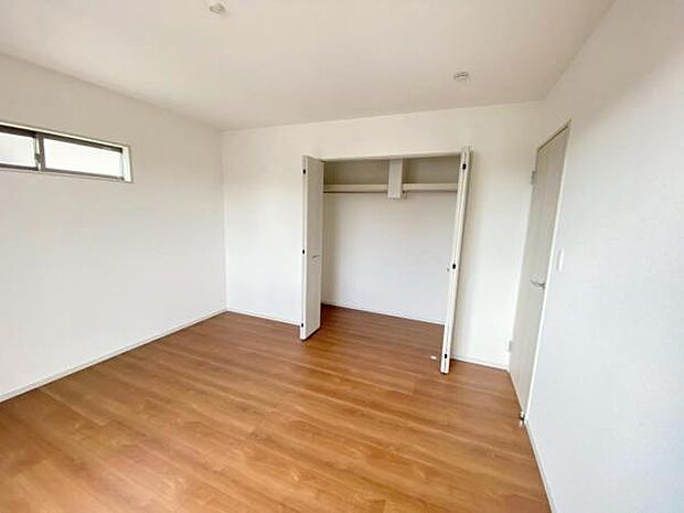 各居室にはたっぷりと収納できるクローゼットを設置していますお部屋をスッキリと広々使えます♪