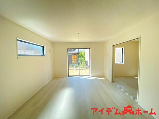 家族団らんの時間も増えそうな、ゆったりと寛げるLDKが魅力です♪