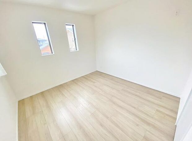 心地良い日差しが差し込む明るい居室