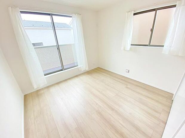 採光たっぷりの明るく心地良いお部屋です♪