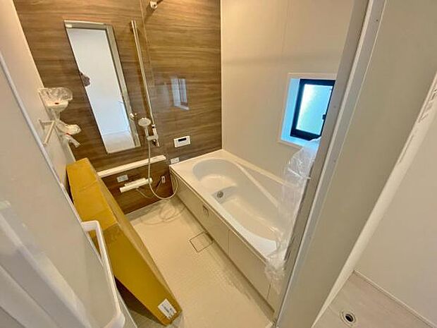 足を伸ばしてゆったりとリラックスできる広々バスタブ♪親子のコミュニケーションもとれます