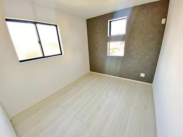 心地良い日差しが差し込む明るい居室