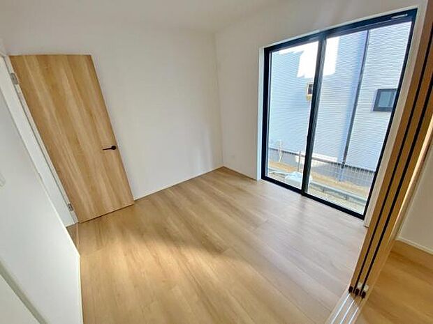 採光たっぷりの明るく心地良いお部屋です♪