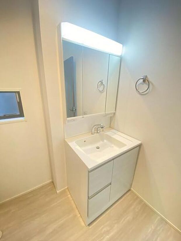 暮らしを快適に変える、シャワー付き洗面化粧台♪