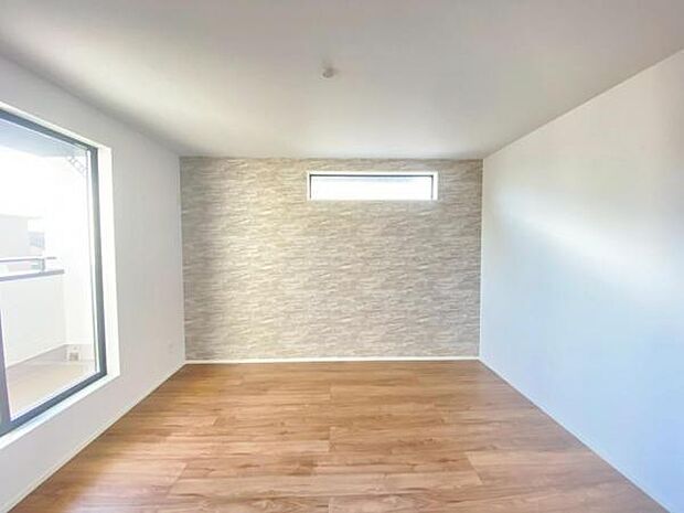 心地良い日差しが差し込む明るい居室