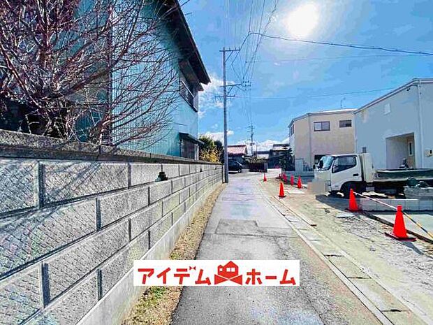前面道路 平日・土日問わずご案内致しますお気軽にお問合わせ下さい♪ 