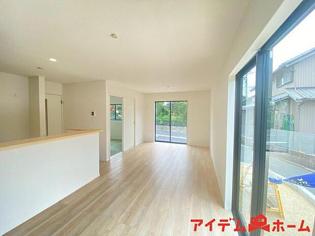 4号棟 休日、平日問わずお気軽にお問合せくださいませ。