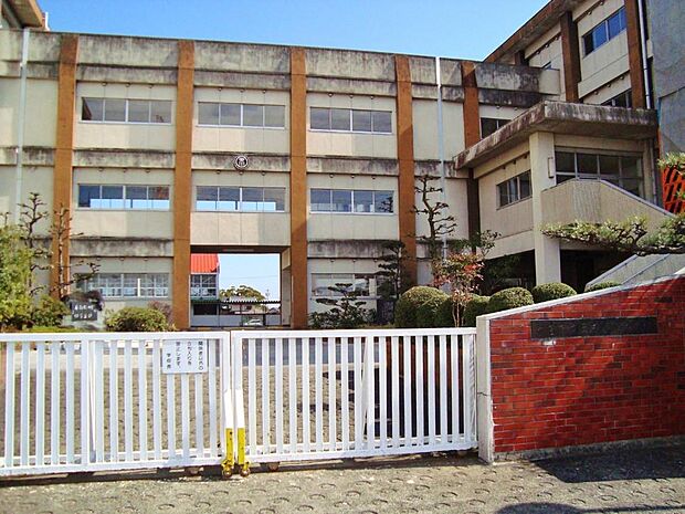 一宮市立西成東部中学校（320m）