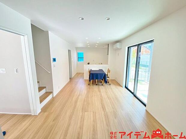 家族団らんの時間も増えそうな、ゆったりと寛げるLDKが魅力です♪