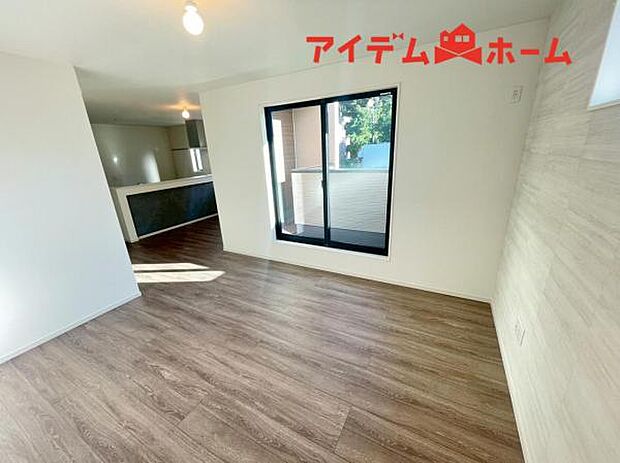 家族団らんの時間も増えそうな、ゆったりと寛げるLDKが魅力です♪