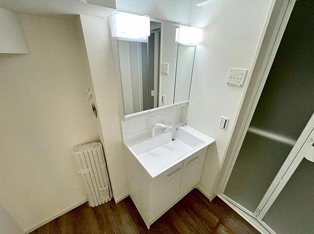 暮らしを快適に変える、シャワー付き洗面化粧台♪