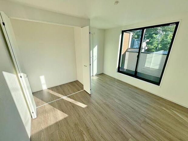 各居室にはたっぷりと収納できるクローゼットを設置していますお部屋をスッキリと広々使えます♪