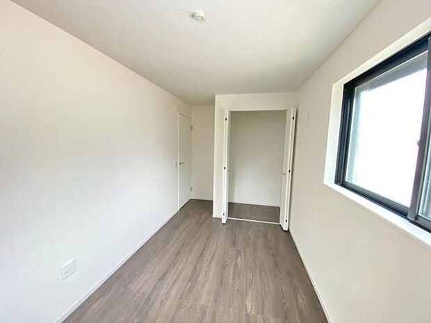 採光たっぷりの明るく心地良いお部屋です♪