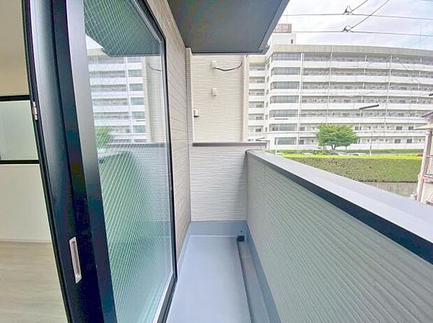 日差しをたっぷり受けれる南面バルコニーで毎日のお洗濯も快適♪