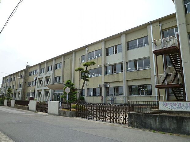 稲沢市立法立小学校（350m）