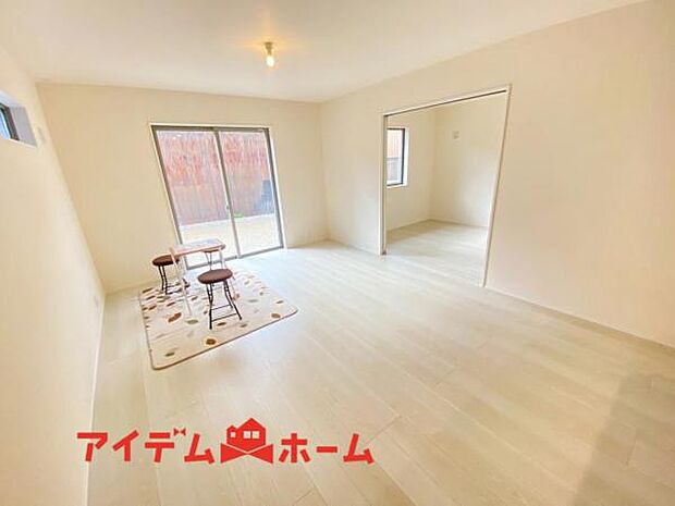 内観写真 平日・土日問わずご案内致しますお気軽にお問合わせ下さい♪