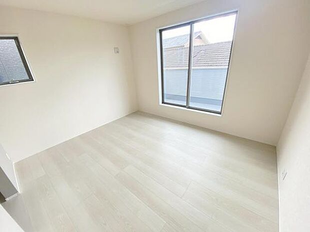 内観写真 平日・土日問わずご案内致しますお気軽にお問合わせ下さい♪