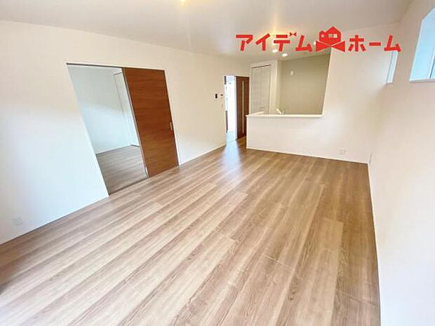 内観写真 平日・土日問わずご案内致しますお気軽にお問合わせ下さい♪