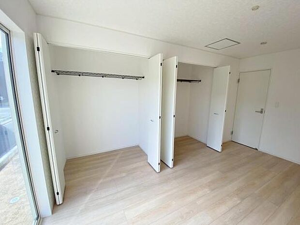 各居室にはたっぷりと収納できるクローゼットを設置していますお部屋をスッキリと広々使えます♪