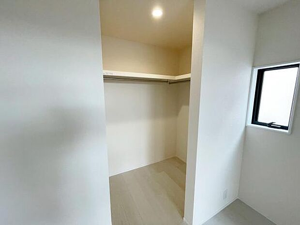 休日、平日問わずお気軽にお問合せくださいませ。