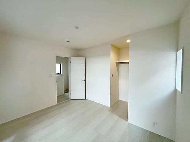 休日、平日問わずお気軽にお問合せくださいませ。